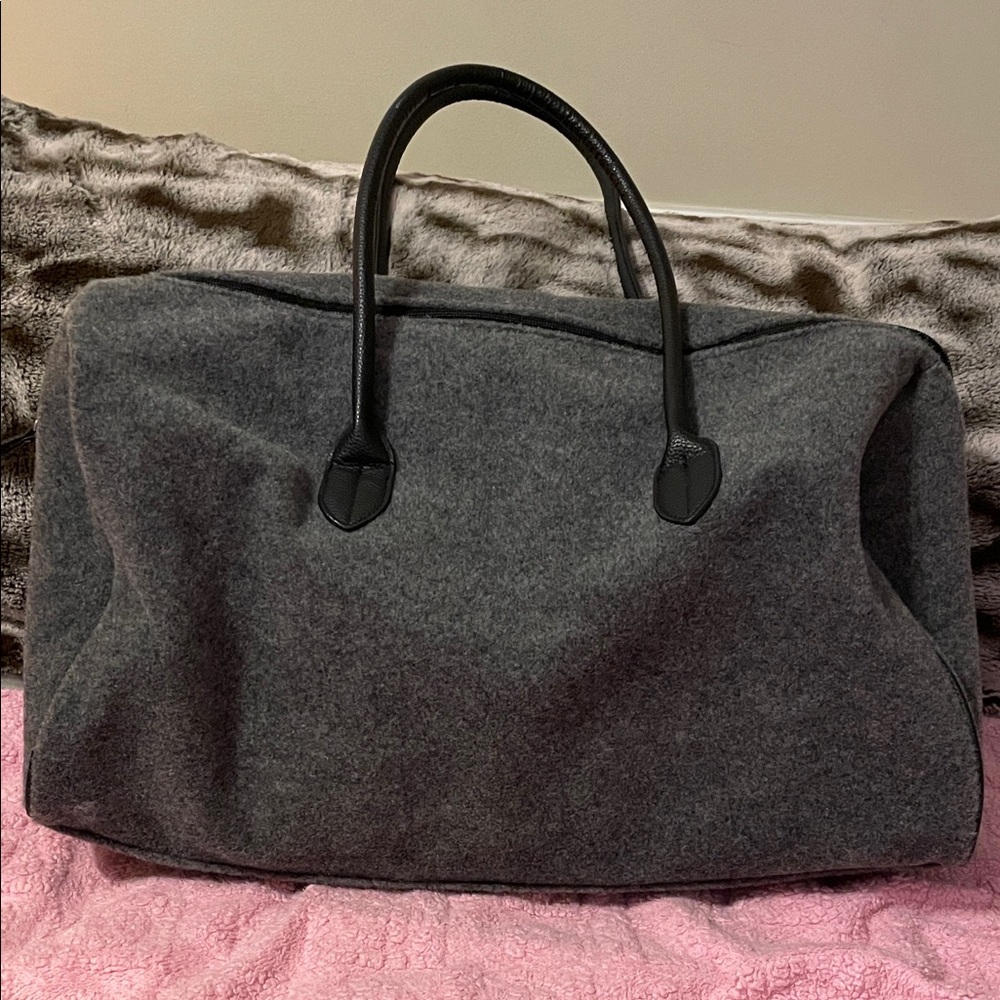 NWOT DSW Gray Felt Tote Bag with Black Handles